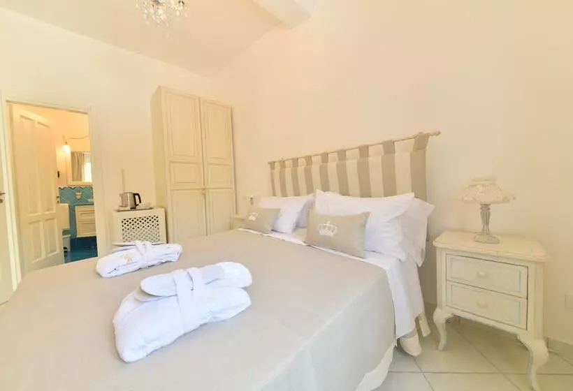 Majatalo Queen Suite