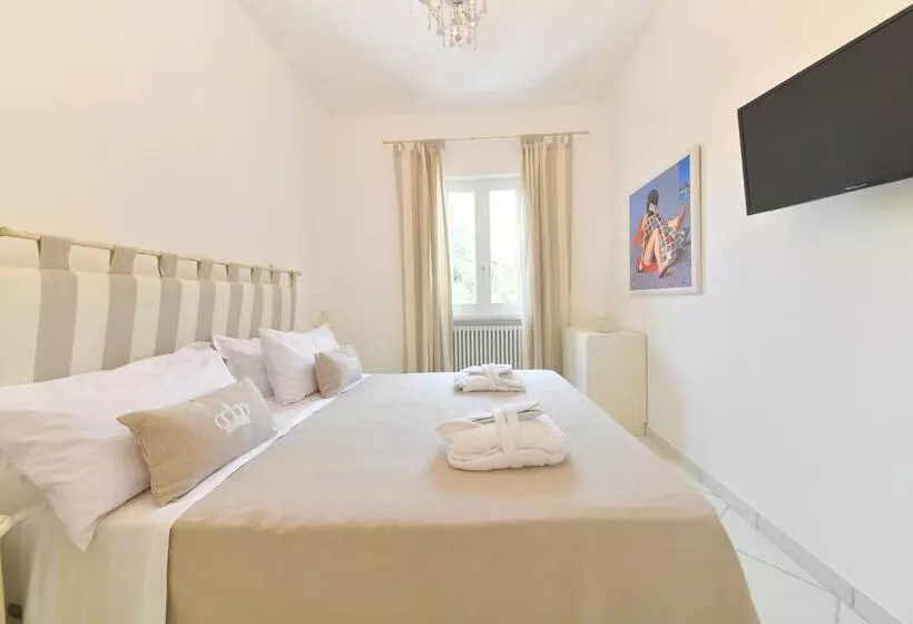 Majatalo Queen Suite