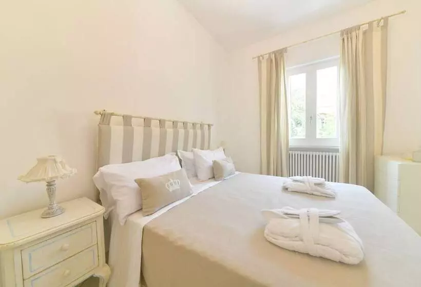 Majatalo Queen Suite