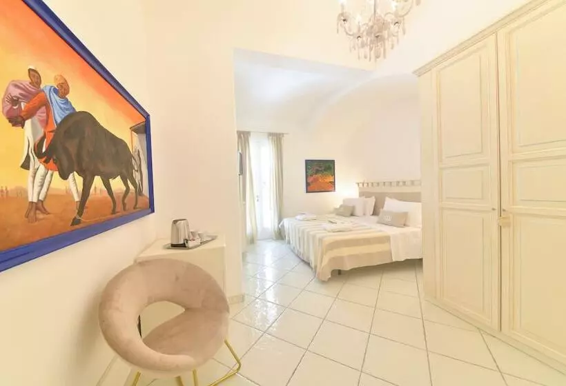 Majatalo Queen Suite