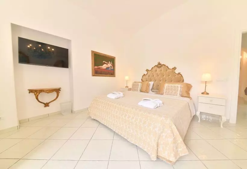 Majatalo Queen Suite