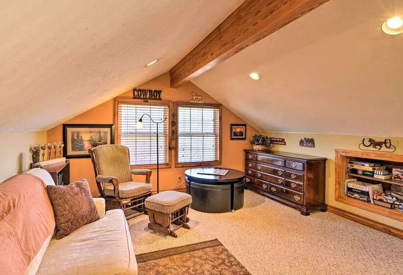 Private Family Home W/ Deck, Porch + Forest Views!