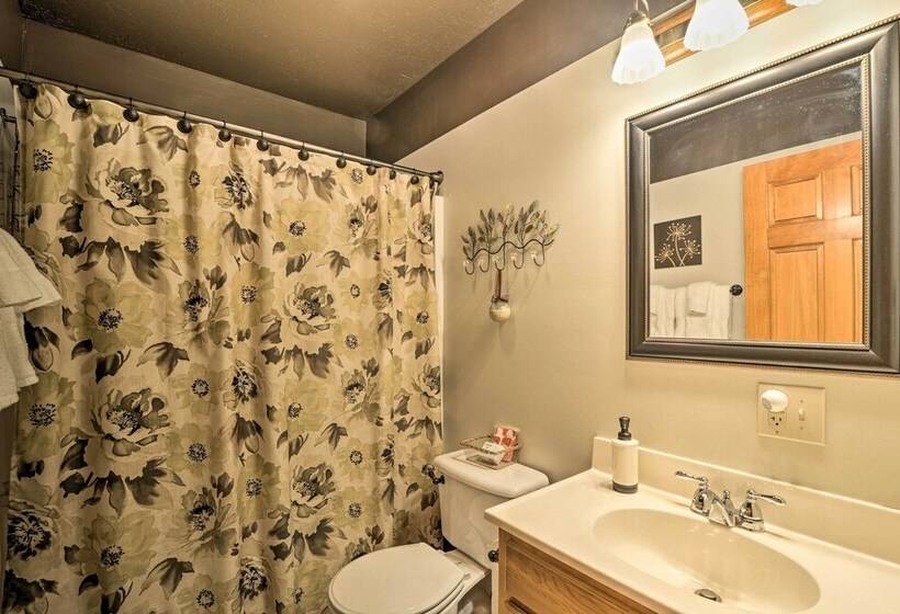 Private Family Home W/ Deck, Porch + Forest Views!