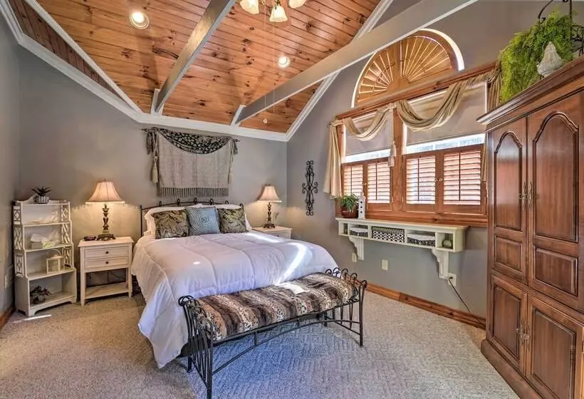 Private Family Home W/ Deck, Porch + Forest Views!