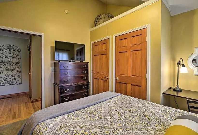 Private Family Home W/ Deck, Porch + Forest Views!