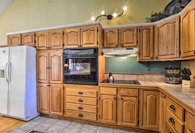 Private Family Home W/ Deck, Porch + Forest Views!