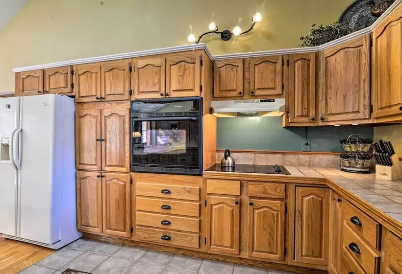 Private Family Home W/ Deck, Porch + Forest Views!