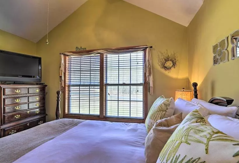 Private Family Home W/ Deck, Porch + Forest Views!