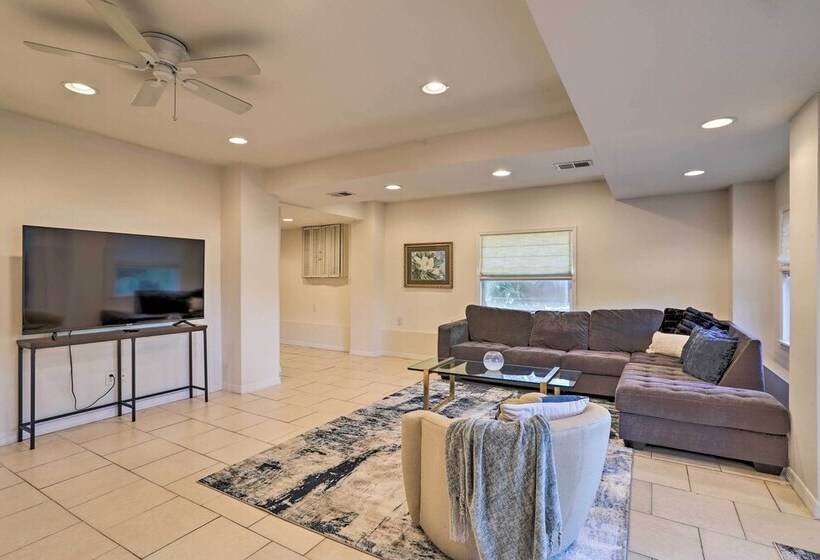 St Petersburg Hideaway W/ Fire Pit & Grill!