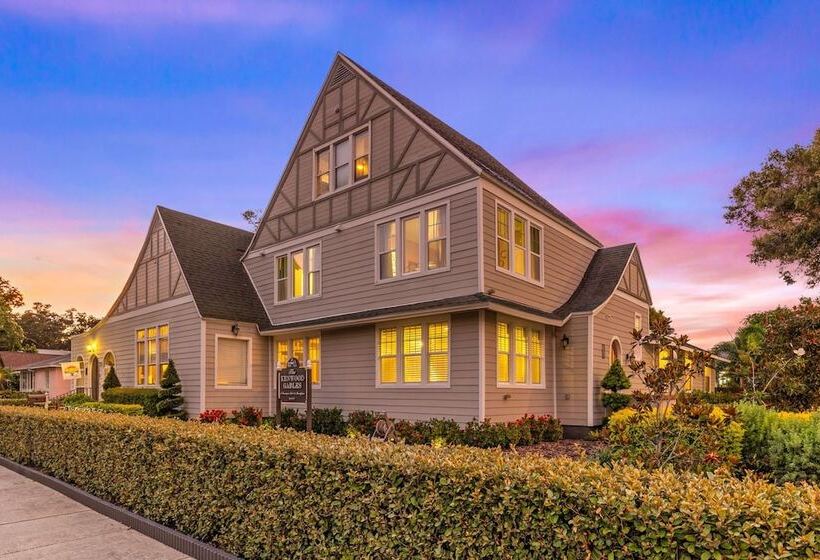 The Kenwood Gables Boutique Bed & Breakfast