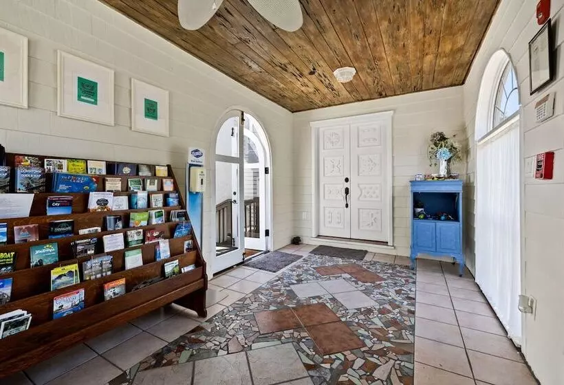 The Kenwood Gables Boutique Bed & Breakfast