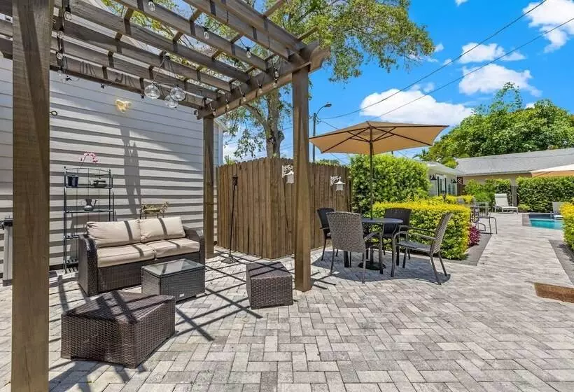 The Kenwood Gables Boutique Bed & Breakfast