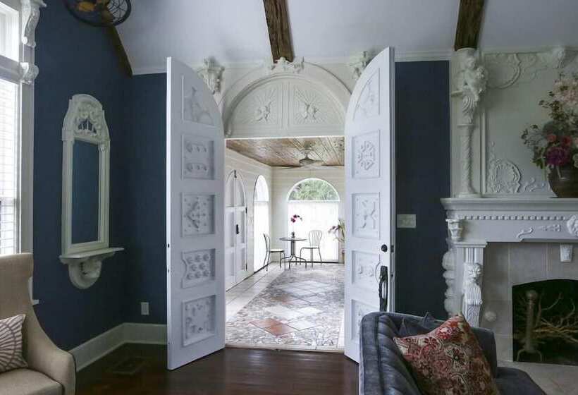 The Kenwood Gables Boutique Bed & Breakfast