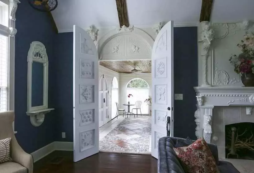 The Kenwood Gables Boutique Bed & Breakfast