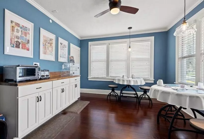 The Kenwood Gables Boutique Bed & Breakfast