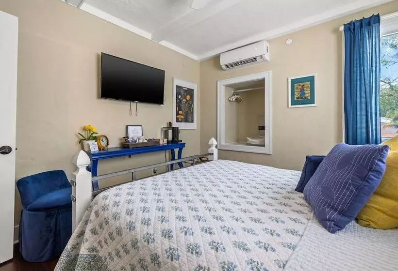 The Kenwood Gables Boutique Bed & Breakfast