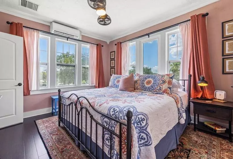 The Kenwood Gables Boutique Bed & Breakfast