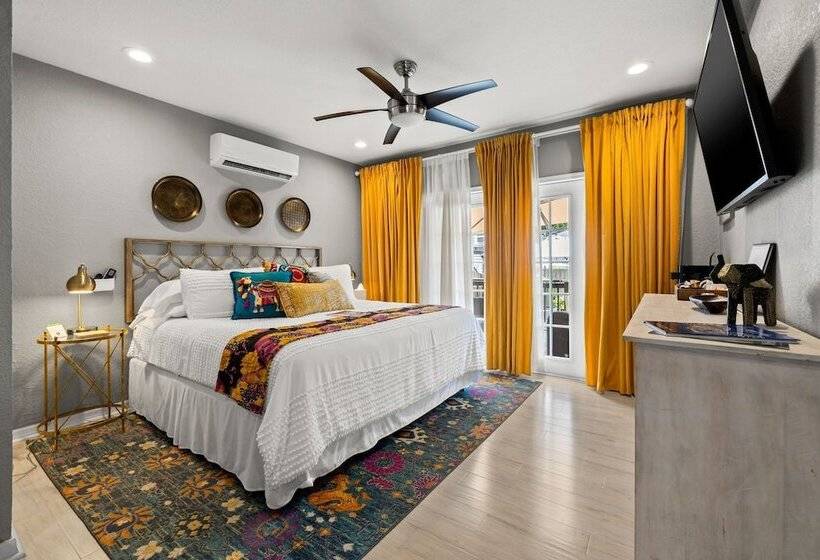 The Kenwood Gables Boutique Bed & Breakfast