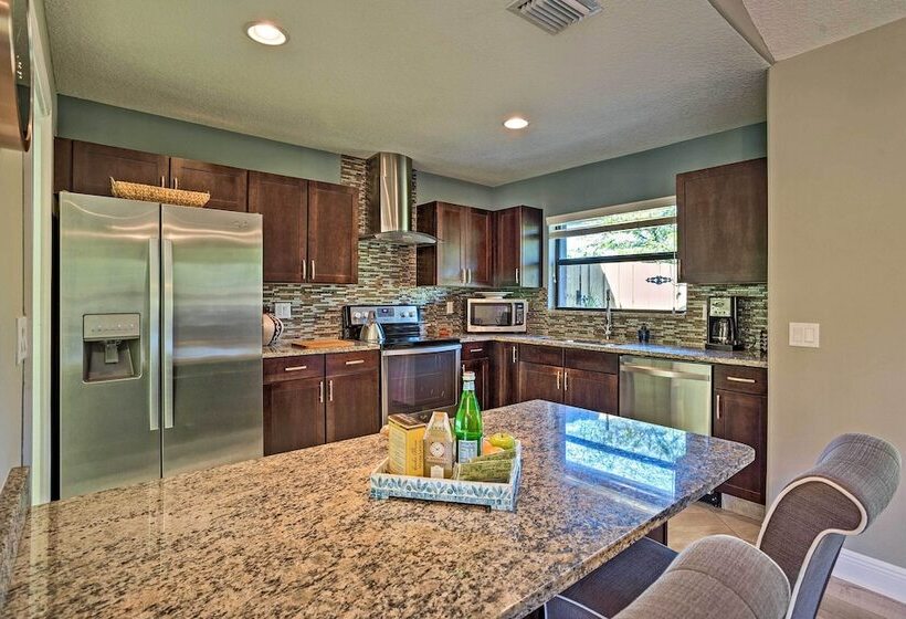 Jupiter Cottage W/ Patio, Gas Grill & Fire Pit!