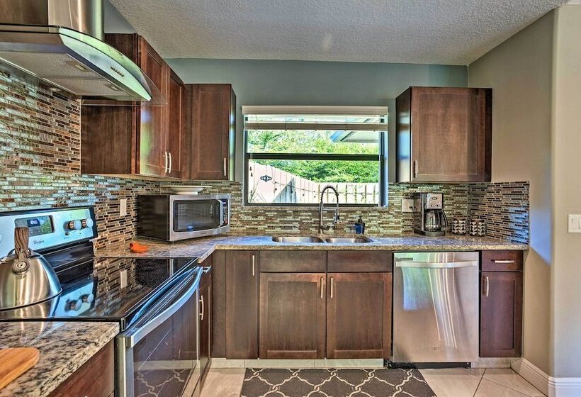 Jupiter Cottage W/ Patio, Gas Grill & Fire Pit!