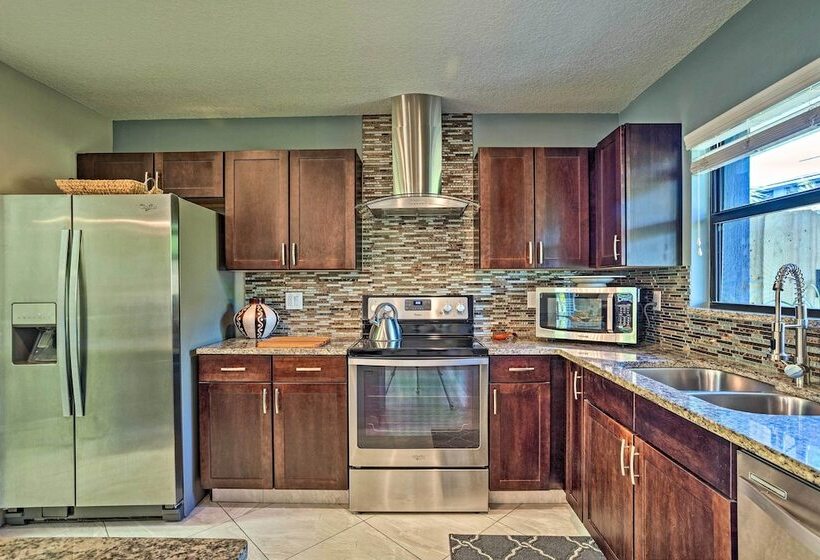 Jupiter Cottage W/ Patio, Gas Grill & Fire Pit!