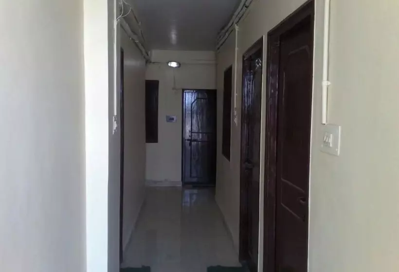 Hotelli Goroomgo Shanti Guest House Varanasi