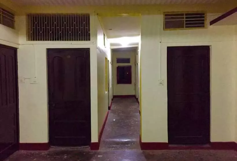 Hotelli Goroomgo Shanti Guest House Varanasi