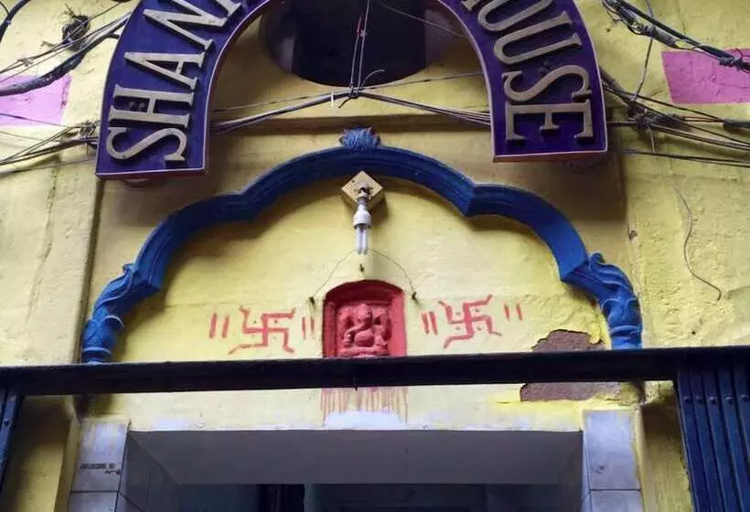 Hotelli Goroomgo Shanti Guest House Varanasi