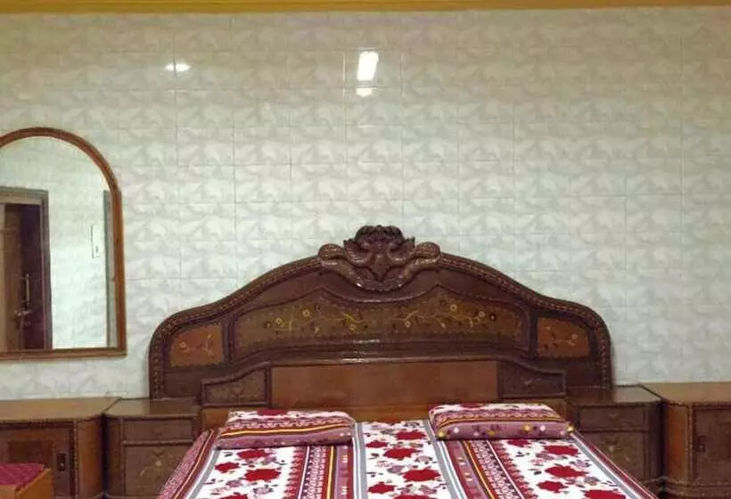 Hotelli Goroomgo Shanti Guest House Varanasi