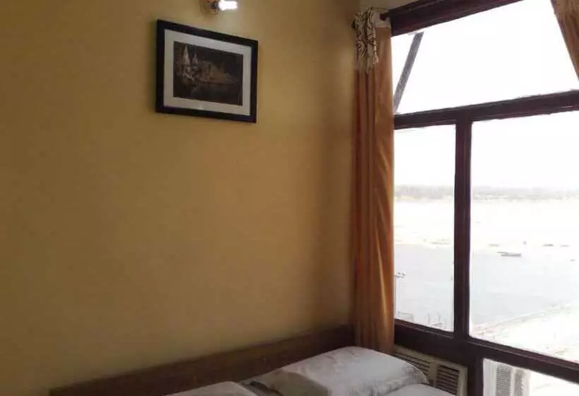 Hotelli Goroomgo Shanti Guest House Varanasi