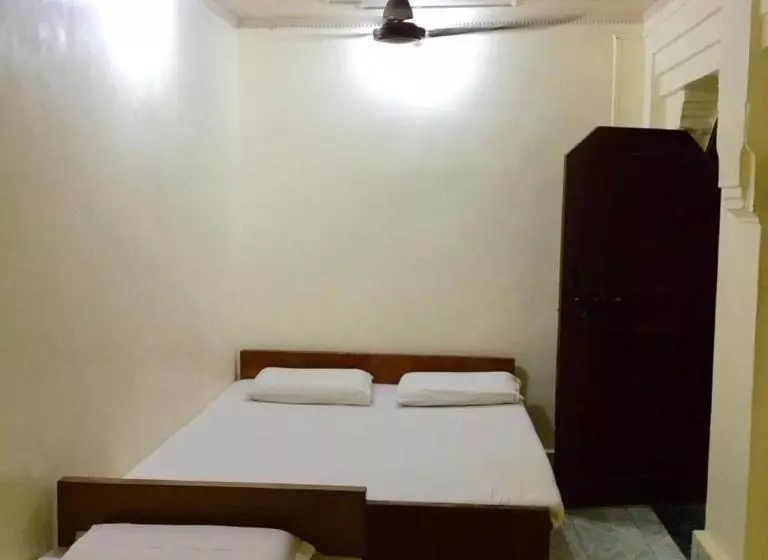 Hotelli Goroomgo Shanti Guest House Varanasi