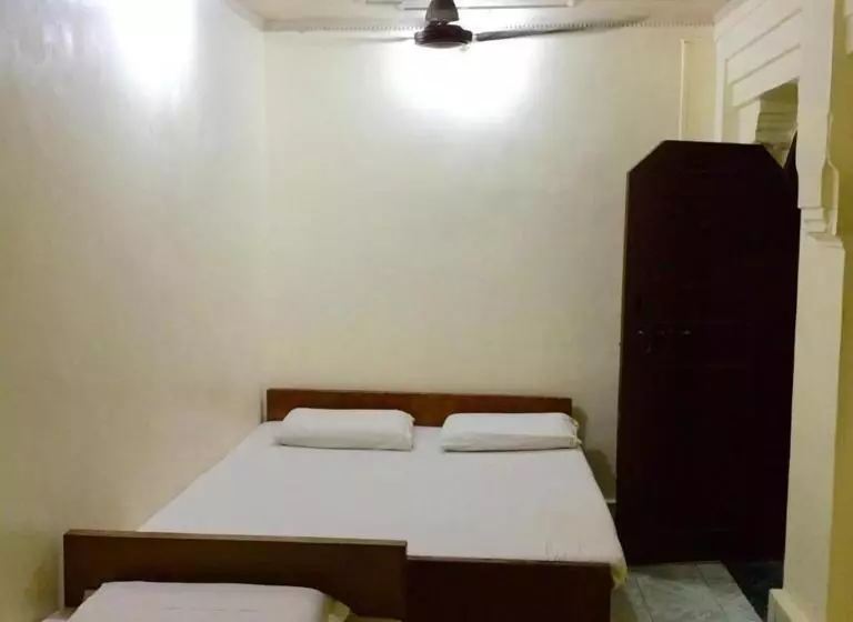 Hotelli Goroomgo Shanti Guest House Varanasi