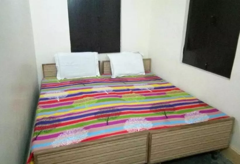 Hotelli Goroomgo Shanti Guest House Varanasi