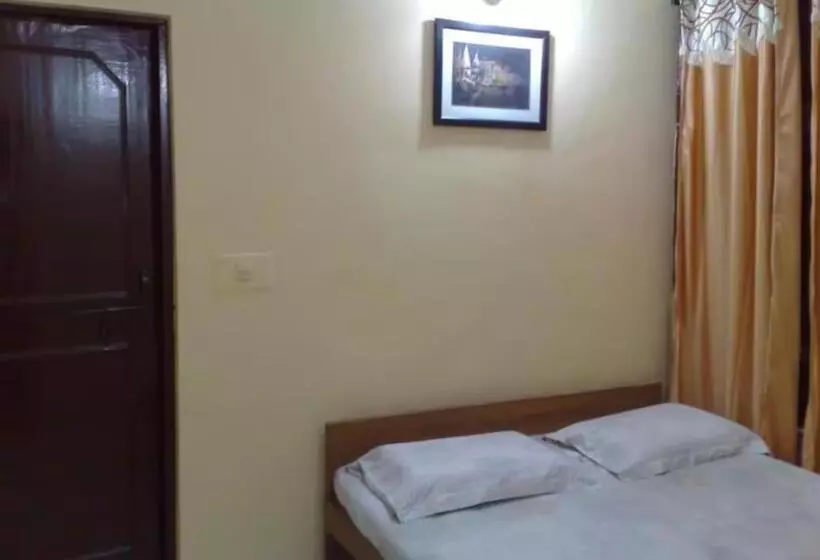 Hotelli Goroomgo Shanti Guest House Varanasi