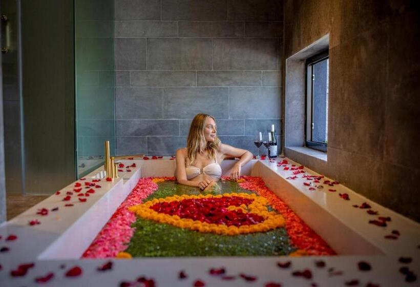 בית מלון כפרי Sumitra Luxury Villas A Pramana Experience