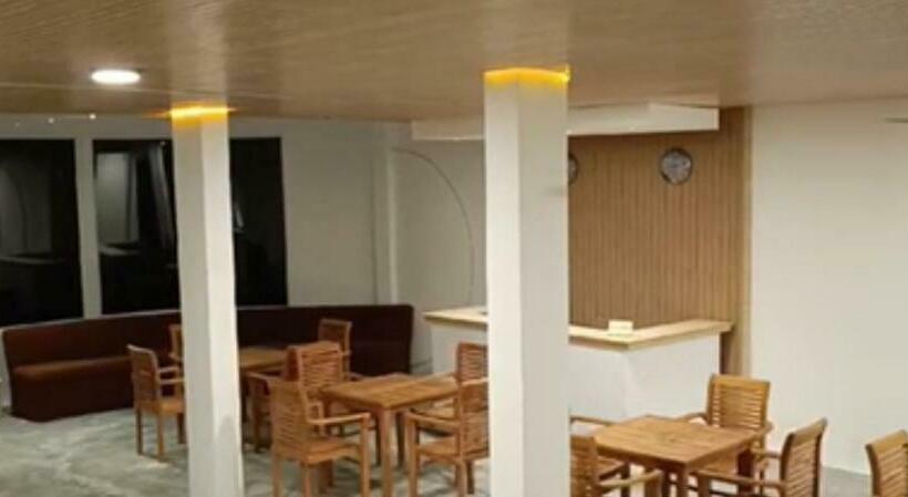 هتل The Sunset Villa