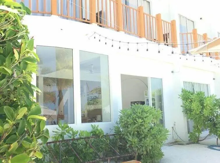 هتل The Sunset Villa