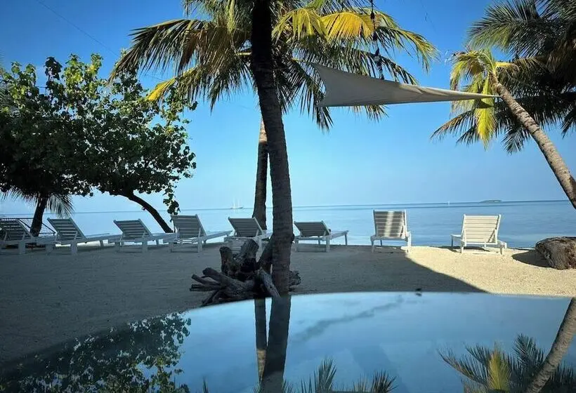 هتل The Sunset Villa