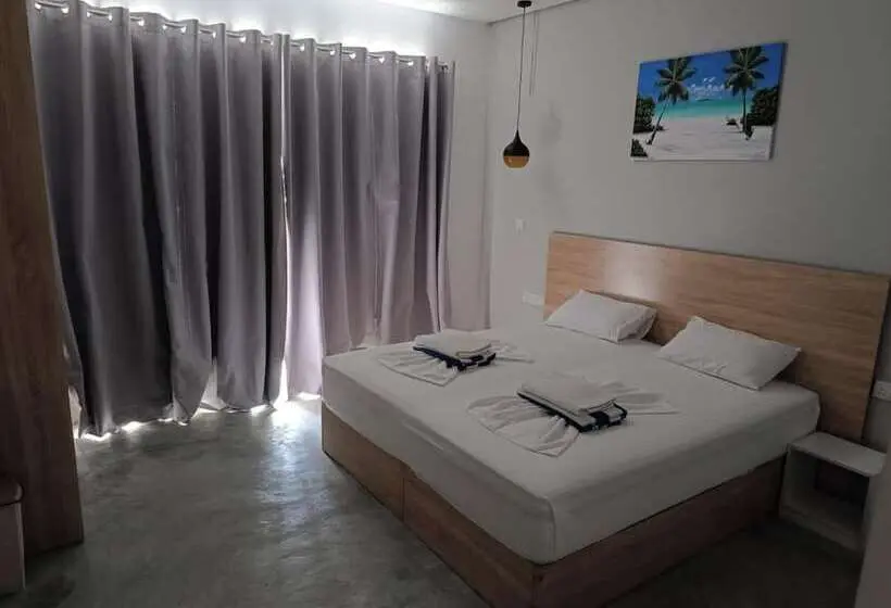 هتل The Sunset Villa