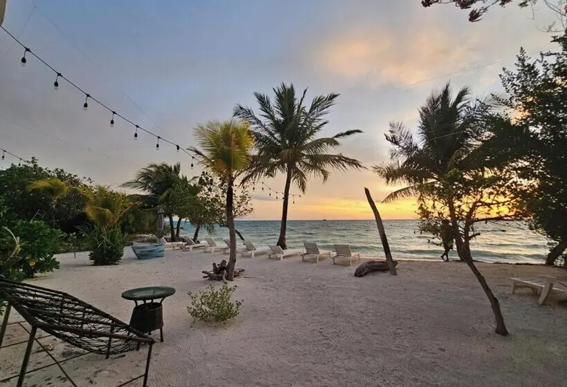 هتل The Sunset Villa
