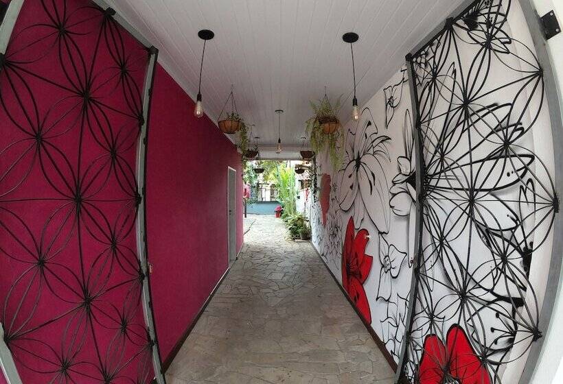 هاستل Che Lagarto Paraty