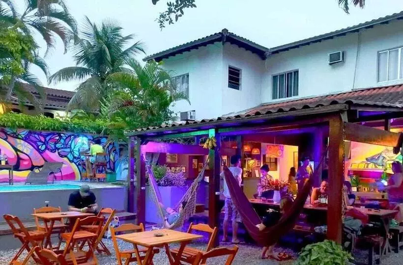 Retkeilymaja Che Lagarto Paraty
