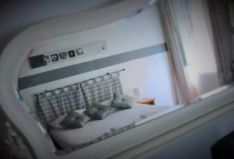 تختخواب و صبحانه La Maison