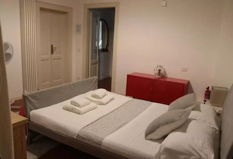 تختخواب و صبحانه La Maison