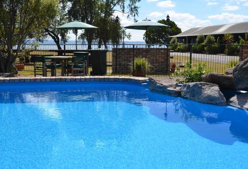 Cedarwood Lakeside Motel & Conference Venue