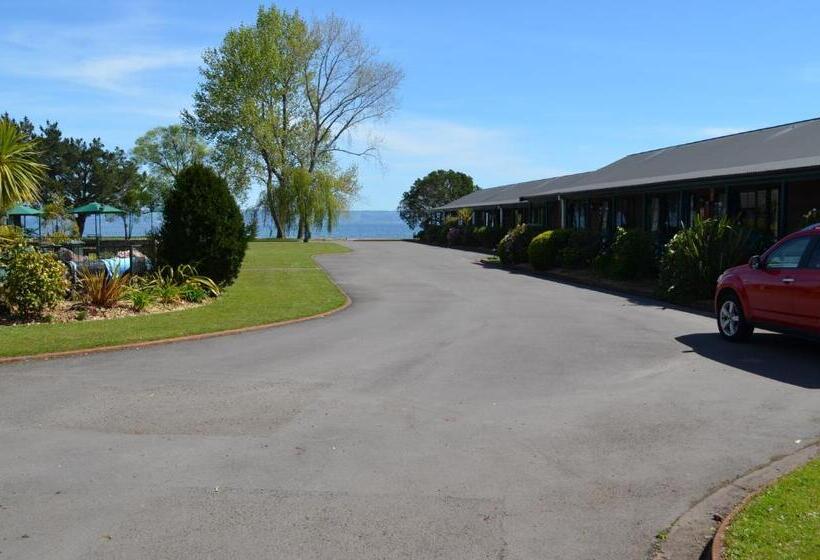 Cedarwood Lakeside Motel & Conference Venue