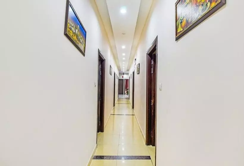 Fabhotel Js Regency