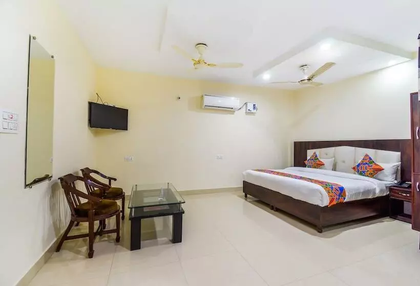 Fabhotel Js Regency