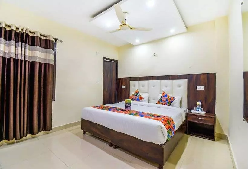 Fabhotel Js Regency