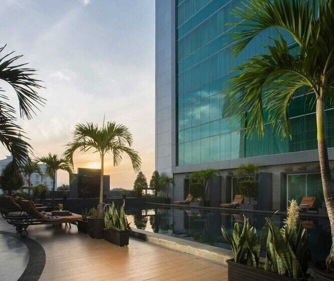 호텔 Claro Kendari